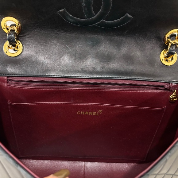 Authentic CHANEL MAXI JUMBO lambskin vintage 24k gold plated crossbody - Picture 14 of 16